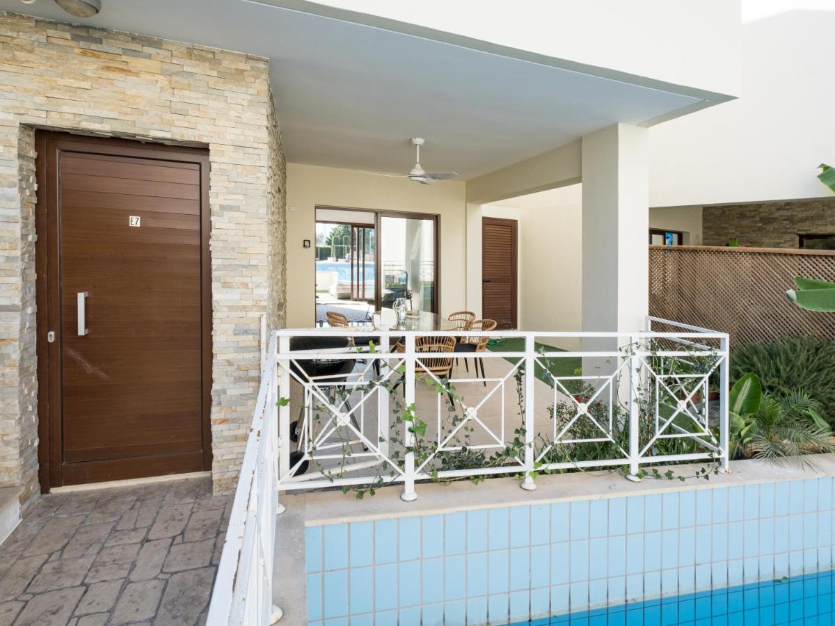 Sanders Aqua Park Resort - Precious 3-Bedroom Holiday Home With Shared Pool Limassol Eksteriør billede